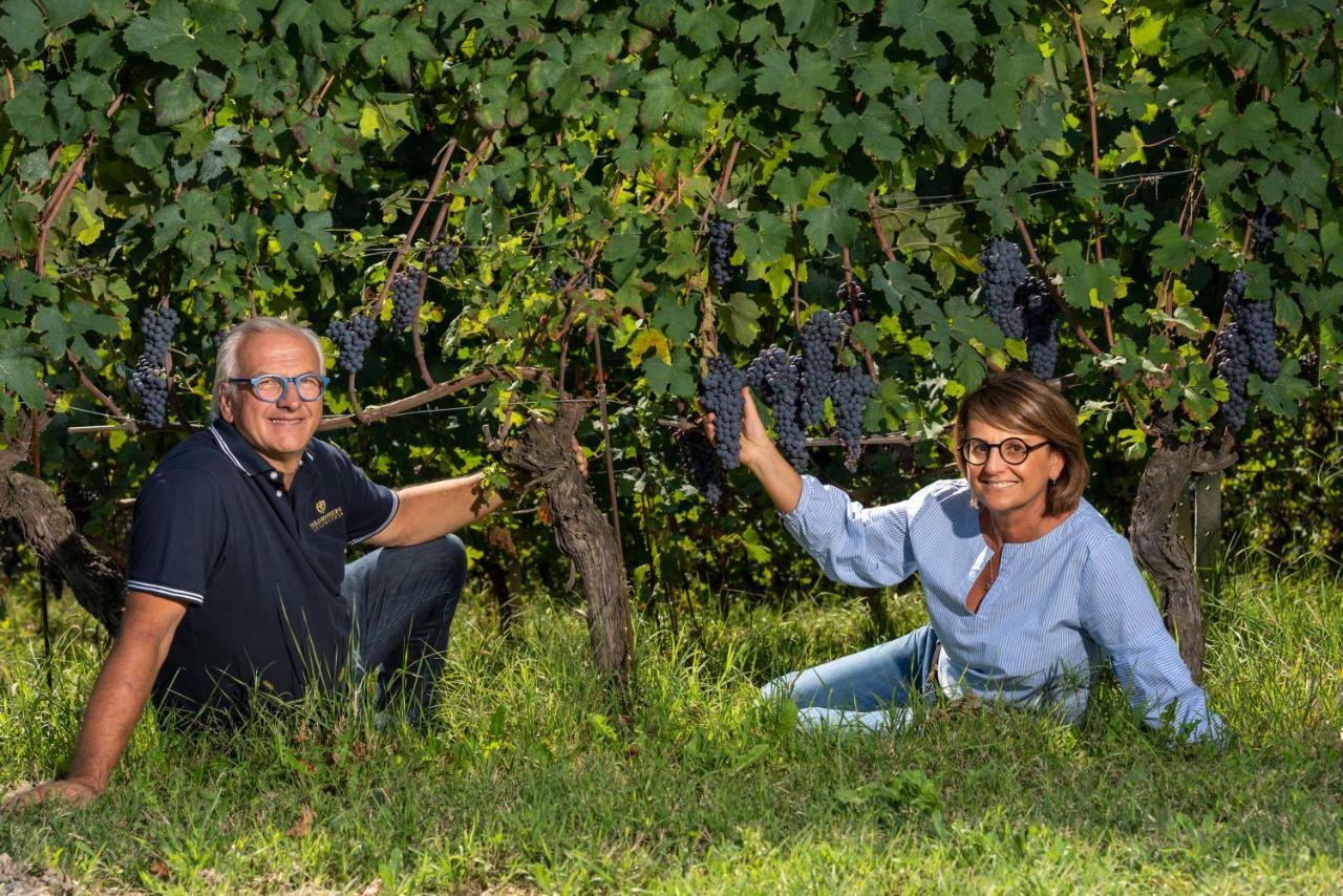 Cascina Meriame Serralunga d'Alba Bagian luar foto